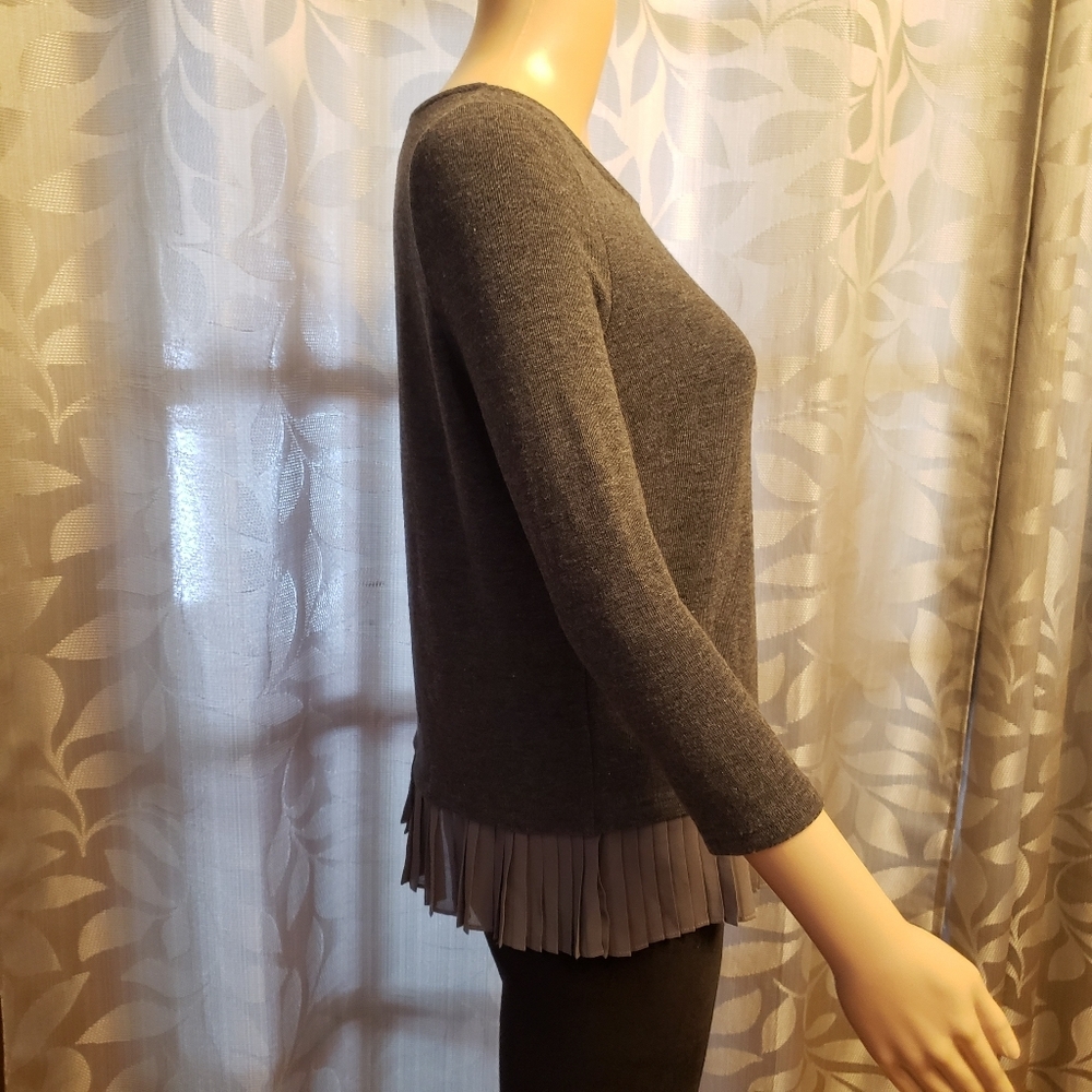 Gray Sweater with Pleated Ruffle Bottom - Picture 4 of 12